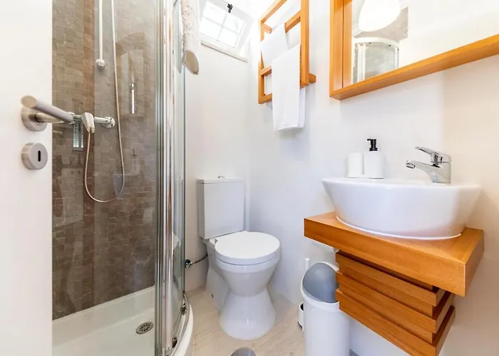 Farol 3* نازاريه