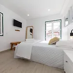 Farol בית הארחה נאזרה