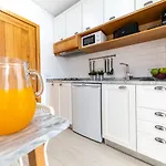 Farol בית הארחה נאזרה