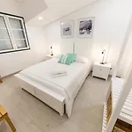 Farol בית הארחה 4*