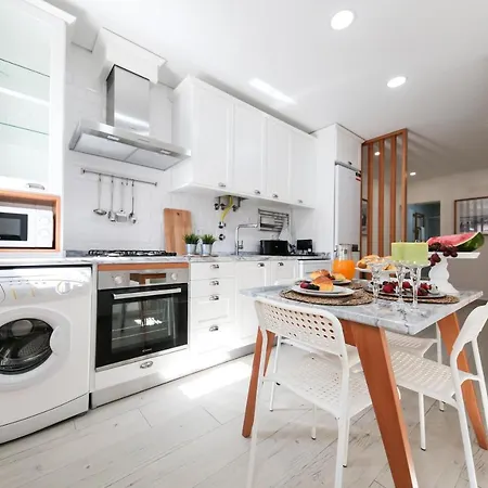 ゲストハウス Farol ナザレ