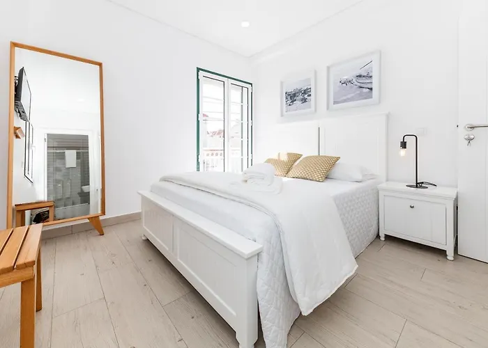 Farol בית הארחה נאזרה