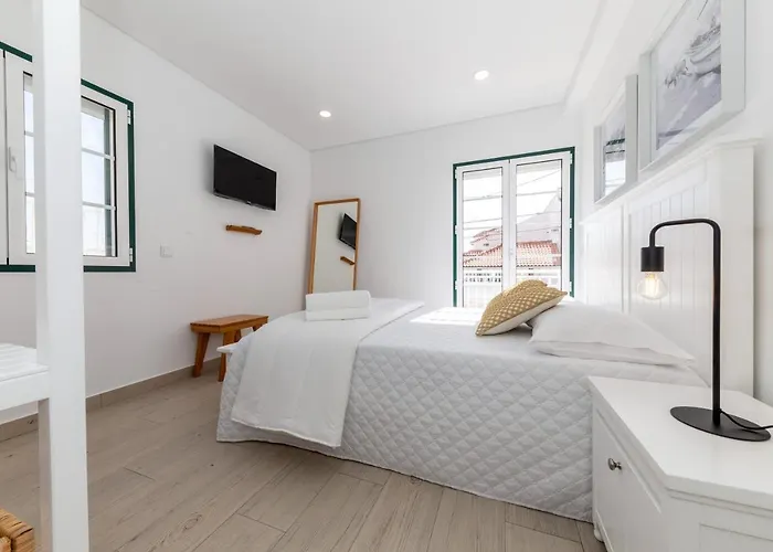 Farol בית הארחה נאזרה