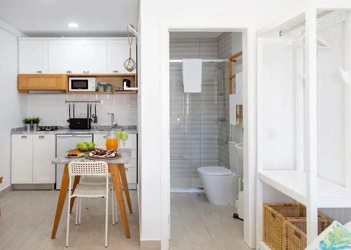 בית הארחה Farol נאזרה